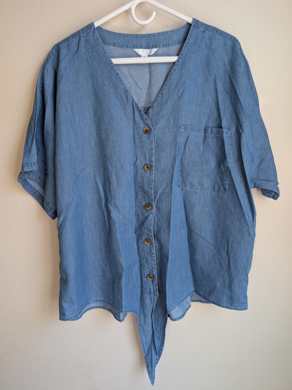 Time and Tru Light Blue Casual Button-Front Denim Shirt Women's Size 16/18